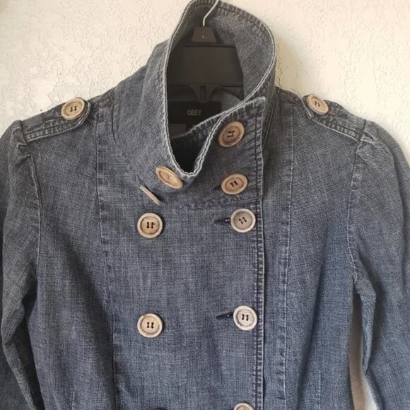 Obey ♡ Double Breasted Lightweight Chambray Jacket w Wooden Buttons - Picture 3 of 10